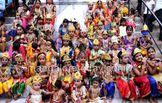 Krishna Vesha contest